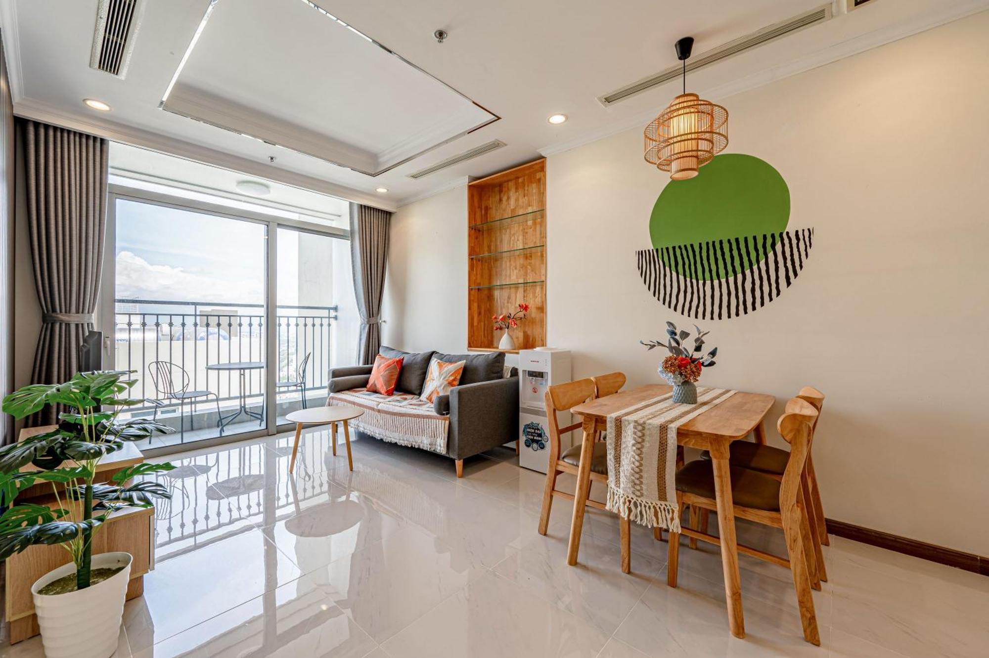 Vinhomes Romantic * Ho Chi Minh City